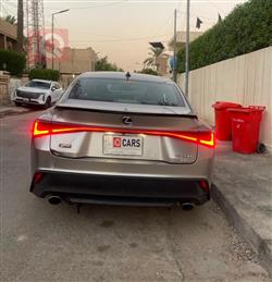 لكزس IS